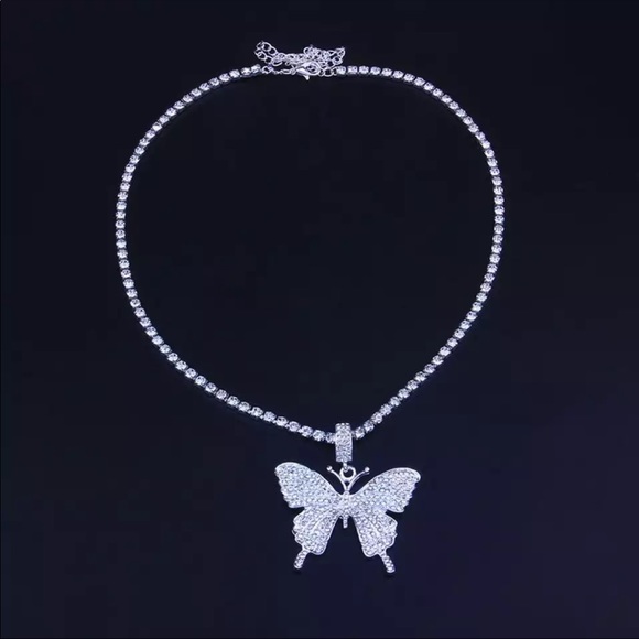 Butterfly Pendant Necklace Choker - Picture 1 of 2